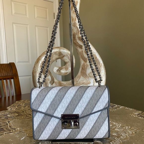 Michael Kors MD shoulder bag - Picture 2 of 10